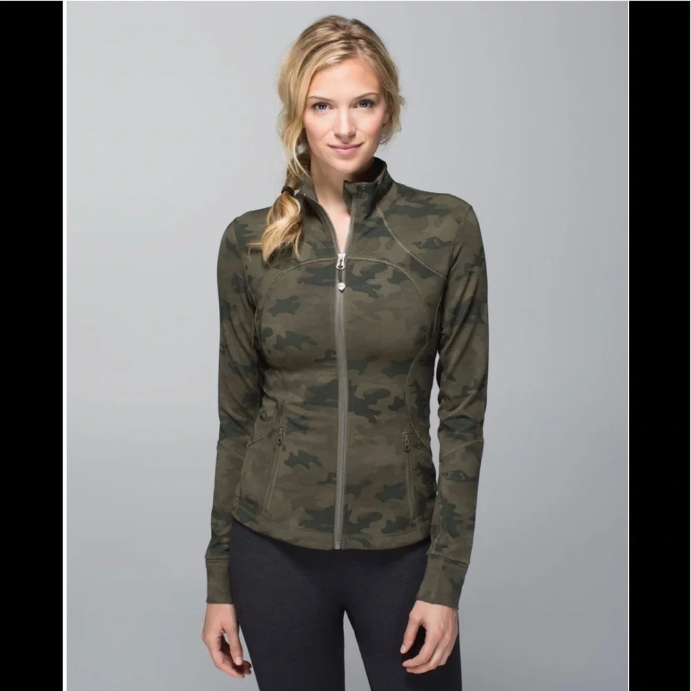 Lululemon Forme Jacket *Cuffins in Savasana Camo 20cm Fatigue Green